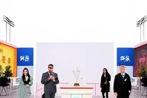 凌晨三点仍在更新的跟进帖子
